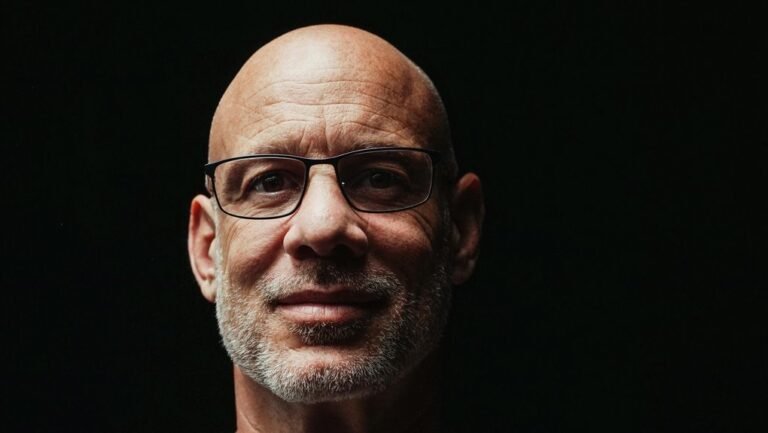 online erotic profile presence